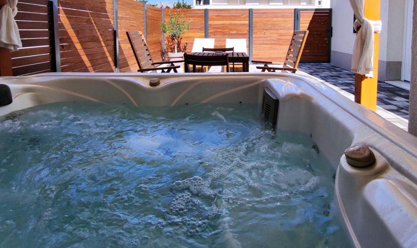 Апартаменты Tonina - House With Terrace, Jacuzzi, Free Parking Сплит Экстерьер фото